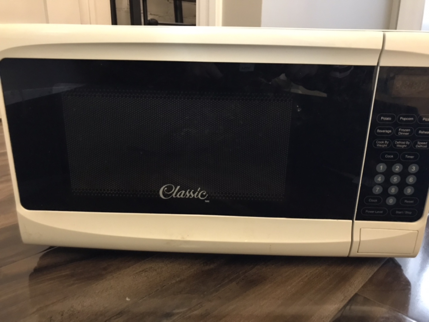 [Only Until 4/24!] Classic Microwave - White