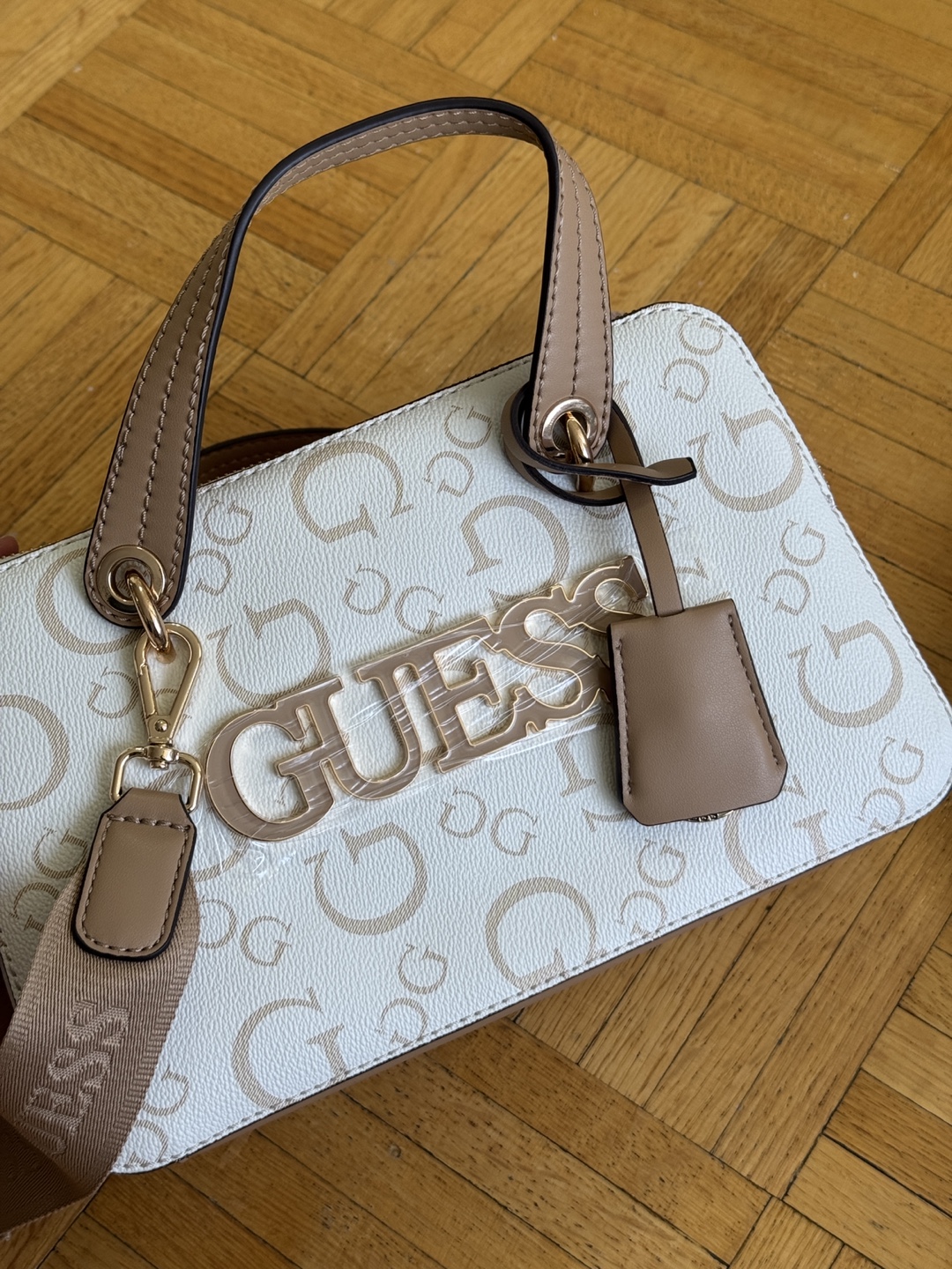 Guess handbag -  Pebbled Cream