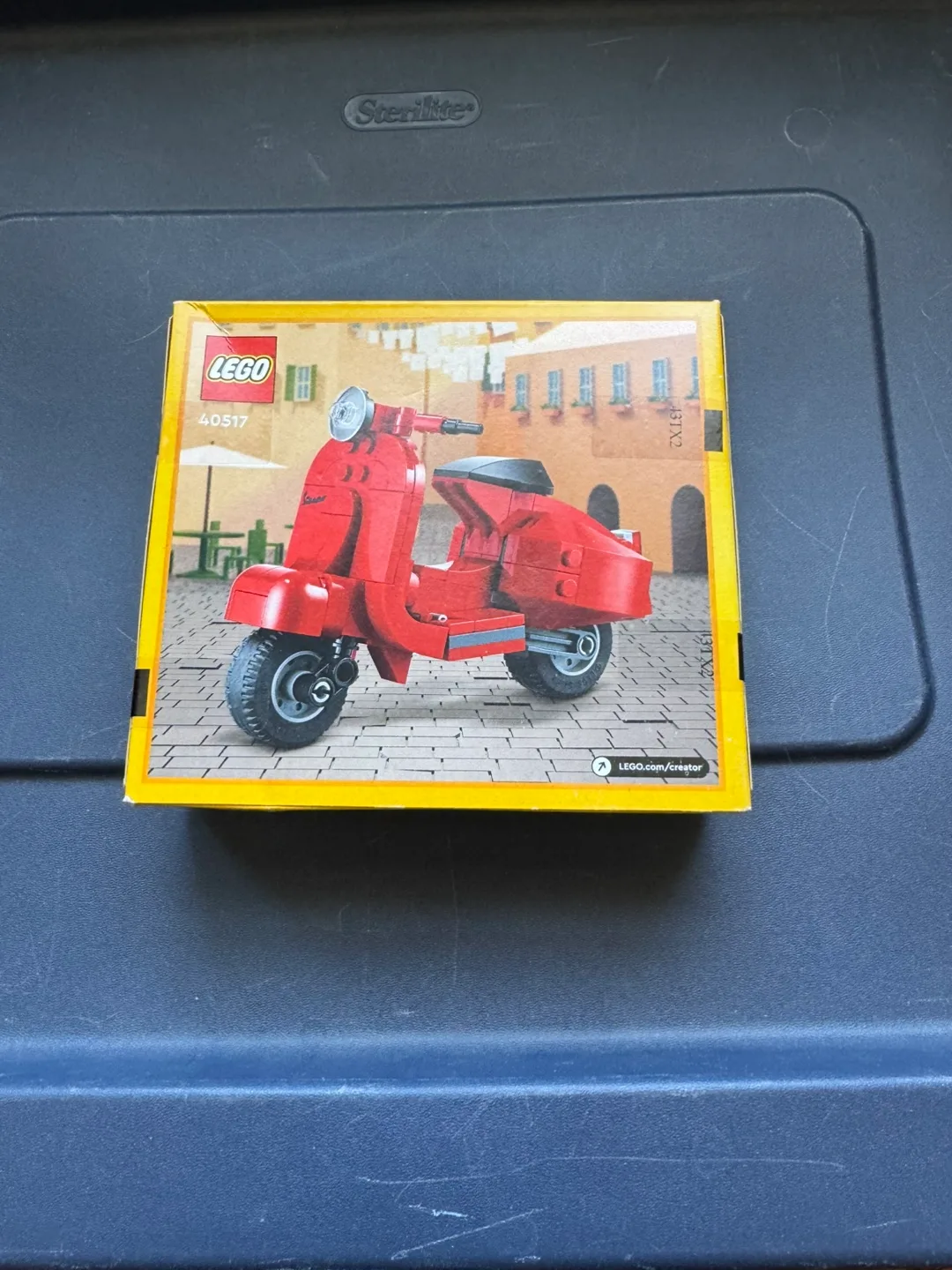 LEGO Creator Vespa Scooter 40517 image indicator(2)