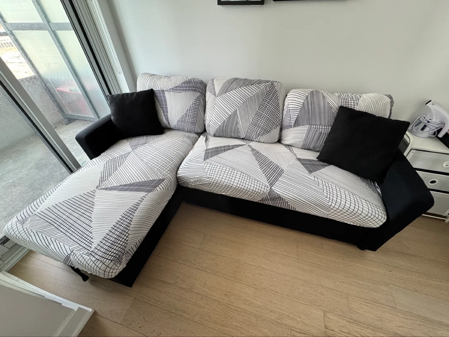 Black L-shaped Sectional Sofa Bed + Sofa covers set as a gift! image indicator(5)