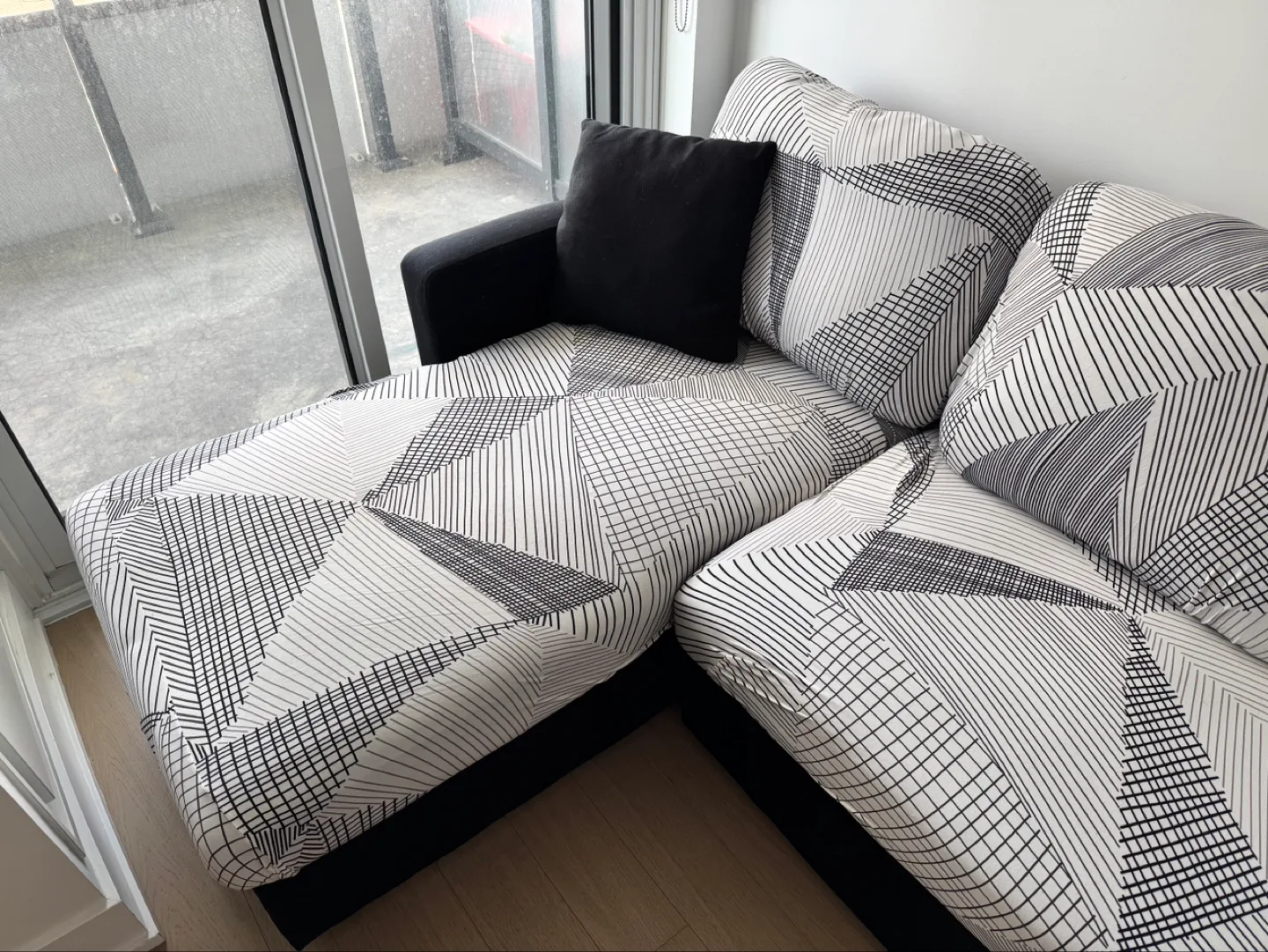 Black L-shaped Sectional Sofa Bed + Sofa covers set as a gift! image indicator(7)