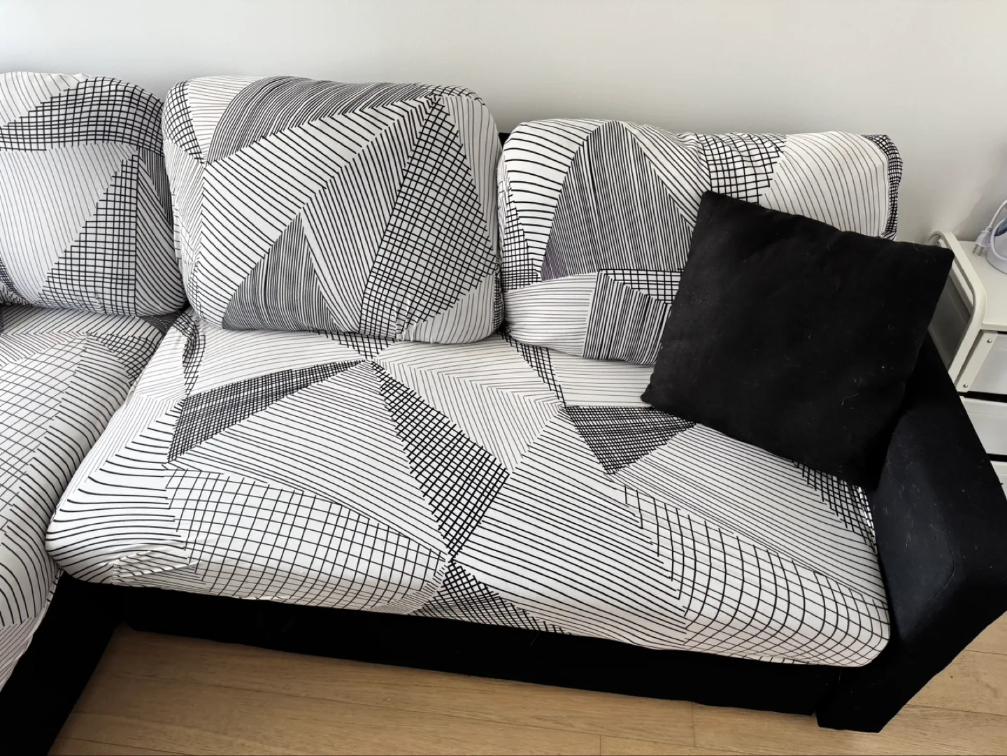 Black L-shaped Sectional Sofa Bed + Sofa covers set as a gift! image indicator(6)