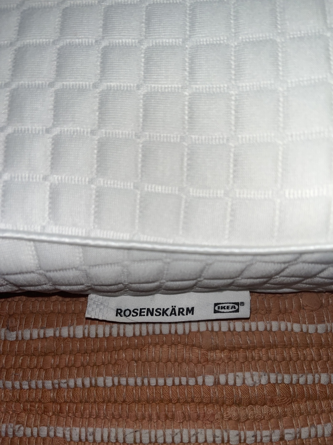 Moving Sale! IKEA ROSENSKÄR White Pillow - photo 2