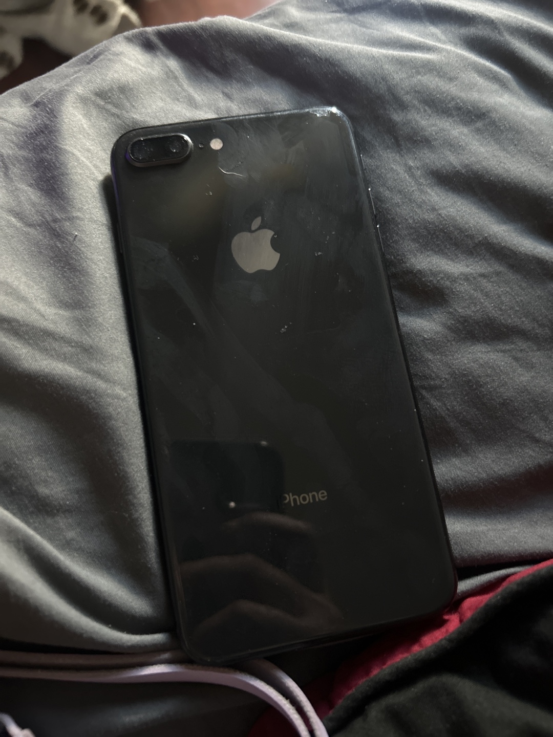 iPhone 8 plus 64 GB. Cracked Screen working condition - photo 2