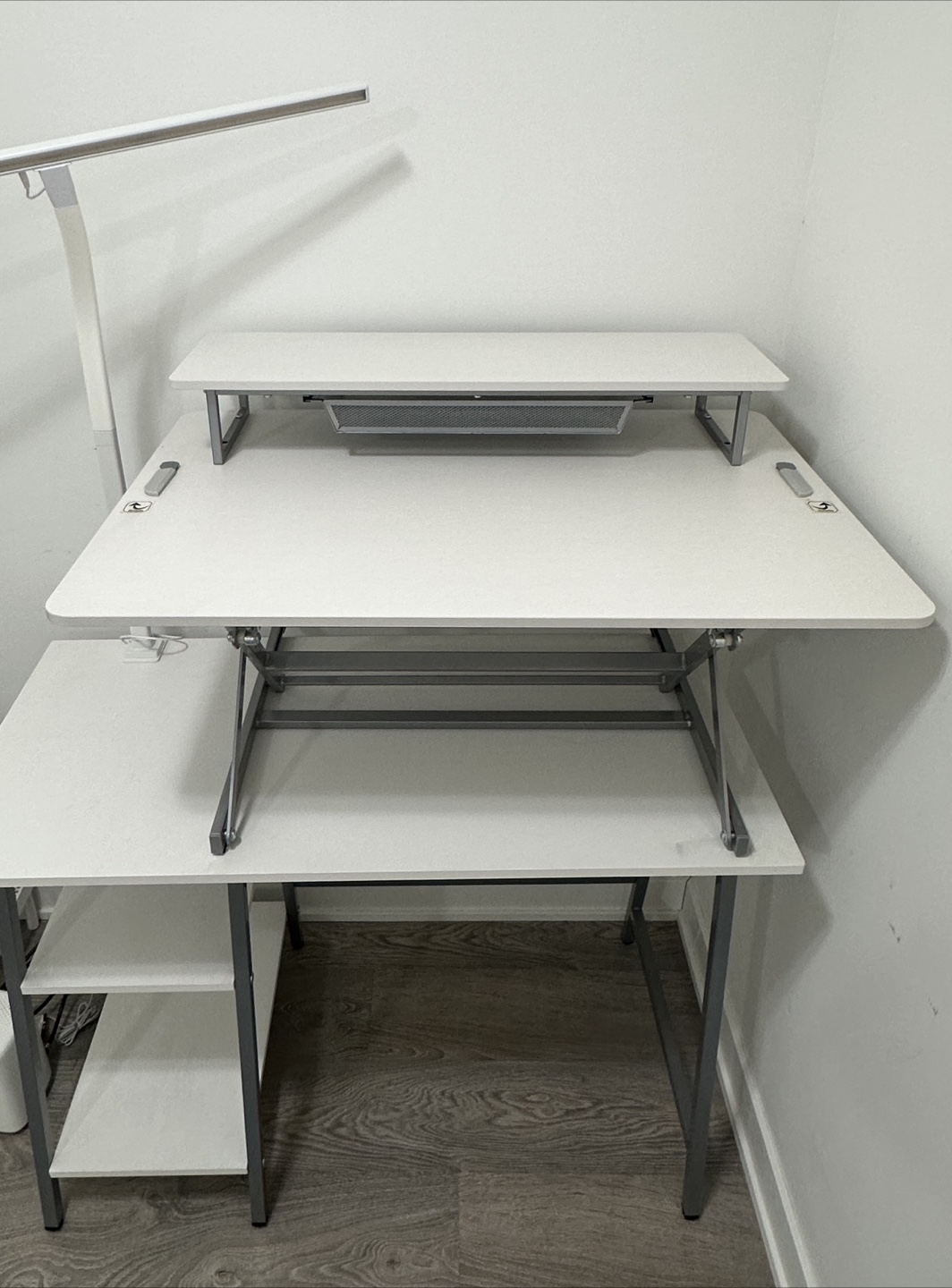 🧡Adjustable Standing Desk with standalone Table and Desk Lamp - photo 4