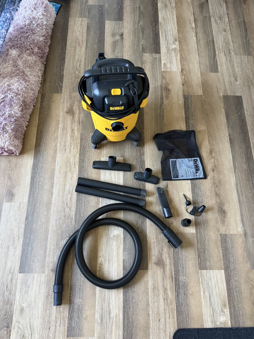 Dewalt Wet/Dry Vacuum Cleaner with Attachments