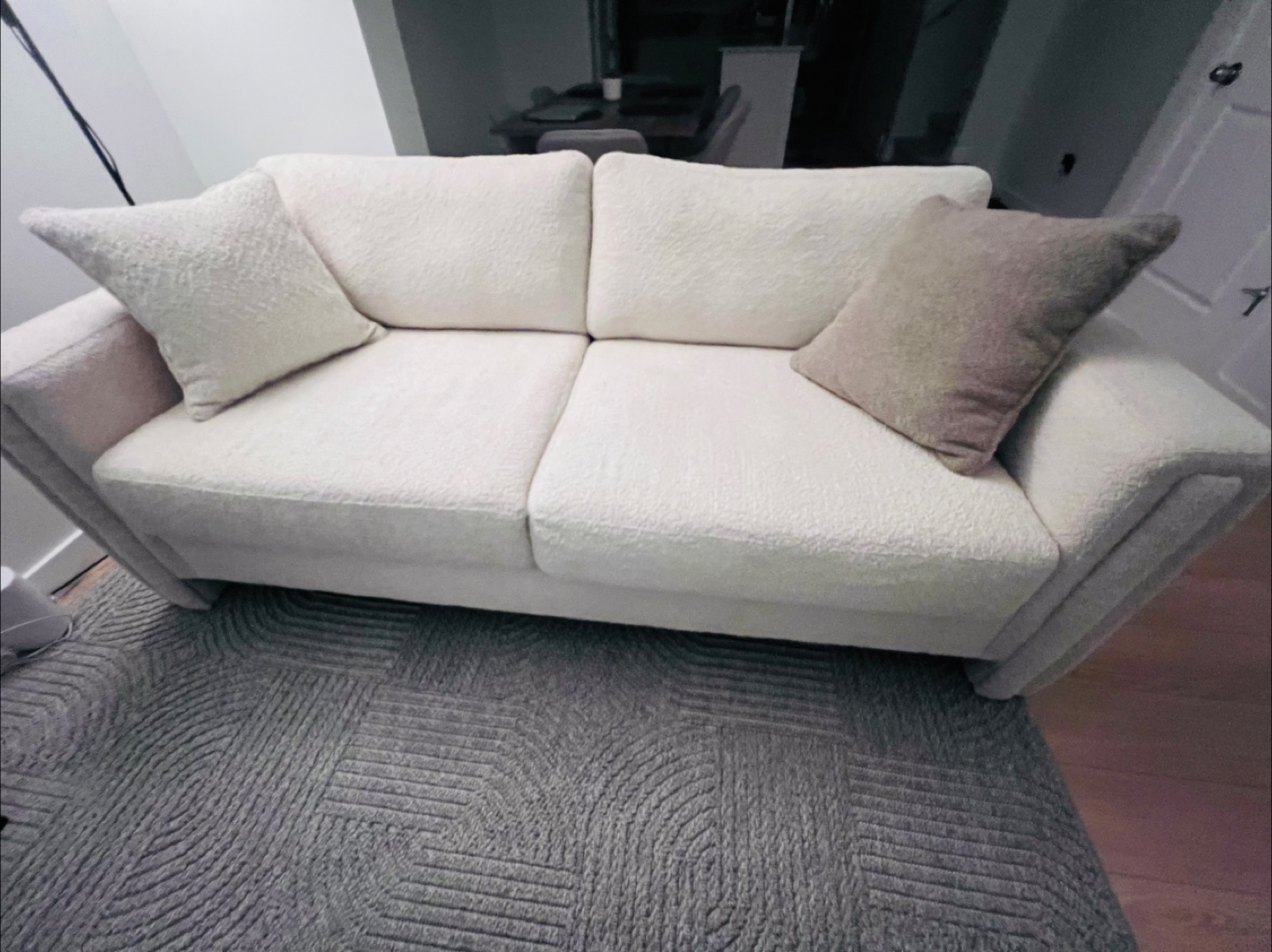 Cream-coloured Boucle Sofa - photo 5