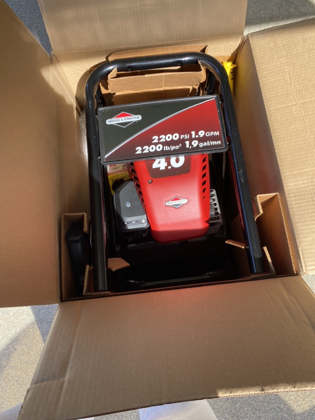 New Briggs & Stratton 2200 PSI Pressure Washer