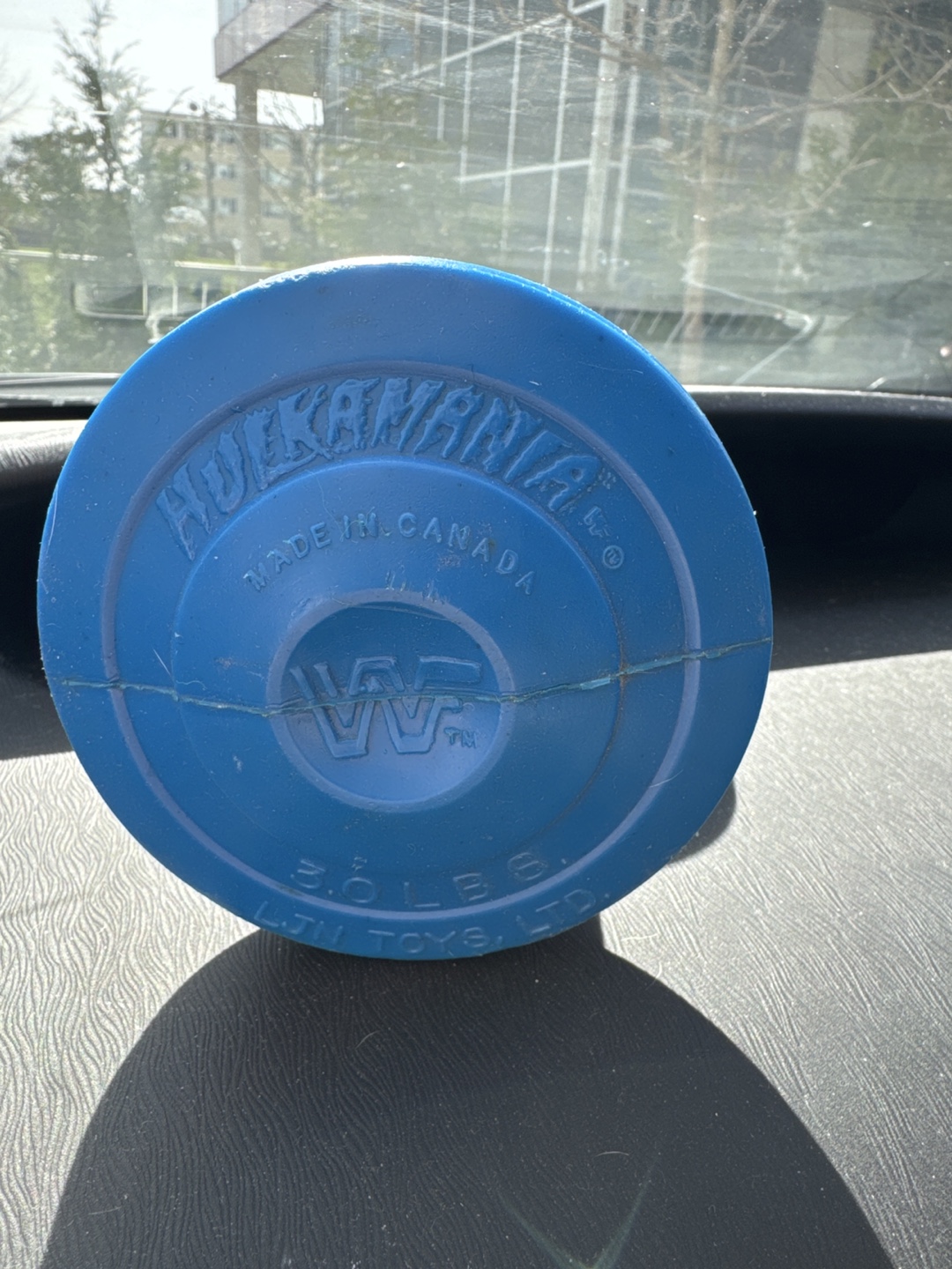 Vintage Hulkamania WWF 3 lb dumbbell - photo 2