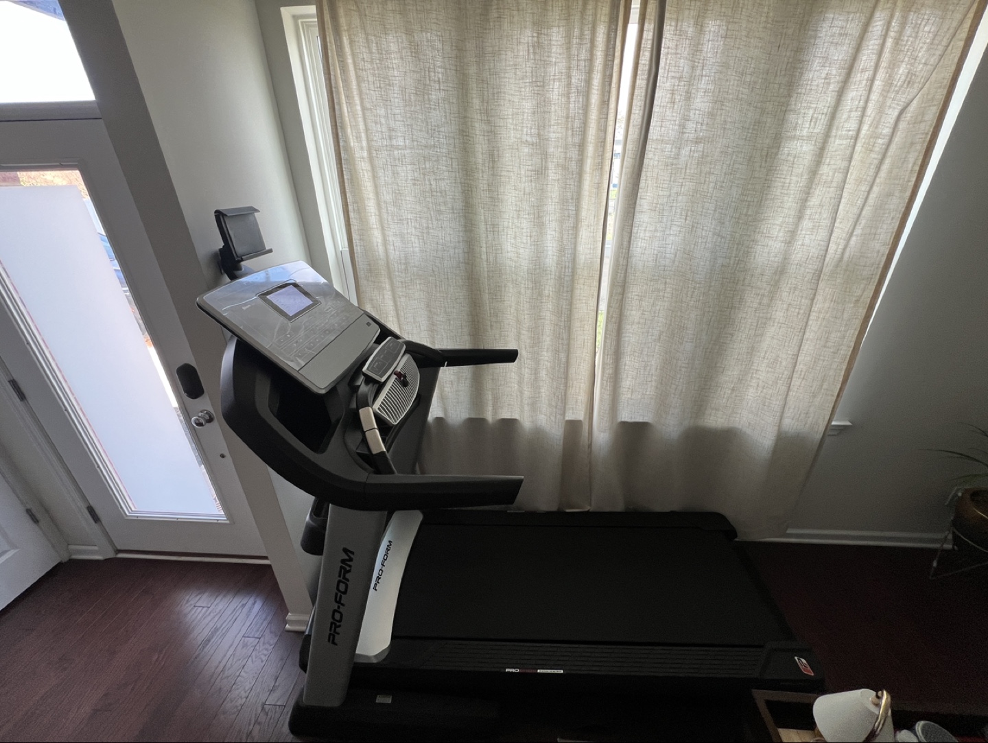 ProForm SMART Pro 2000 Treadmill - Excellent Condition - photo 2