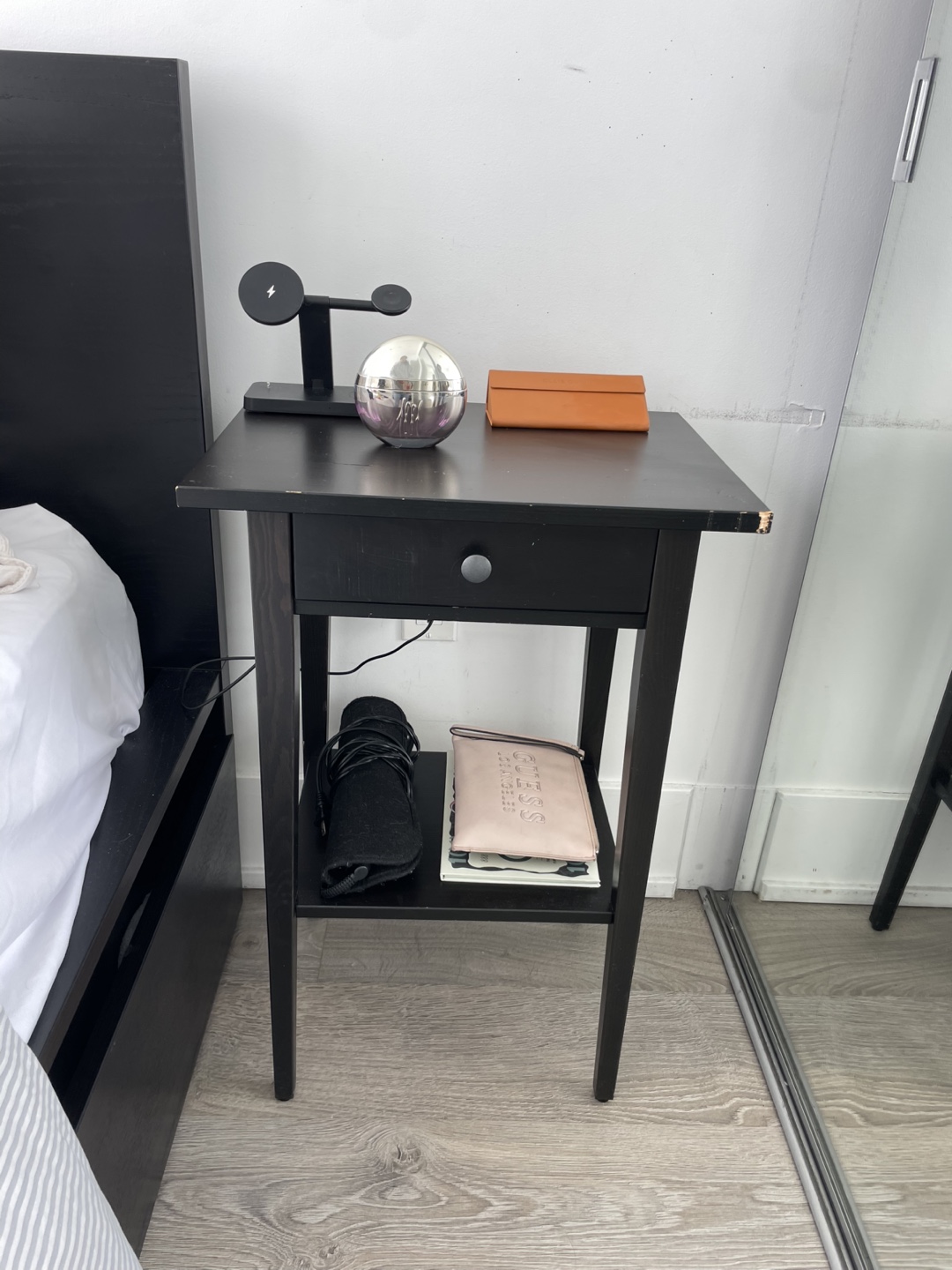 2 Black Nightstand with Drawer and Shelf - selling 2 units - photo 2