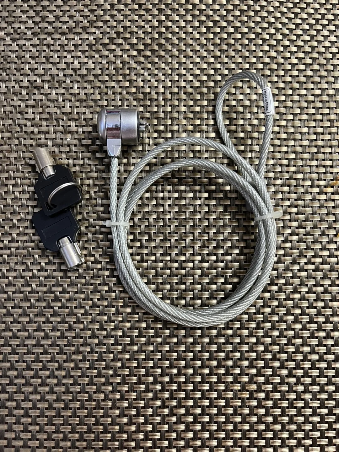 Laptop Security Cable Anti Theft Lock with Keys (New) thumbnail