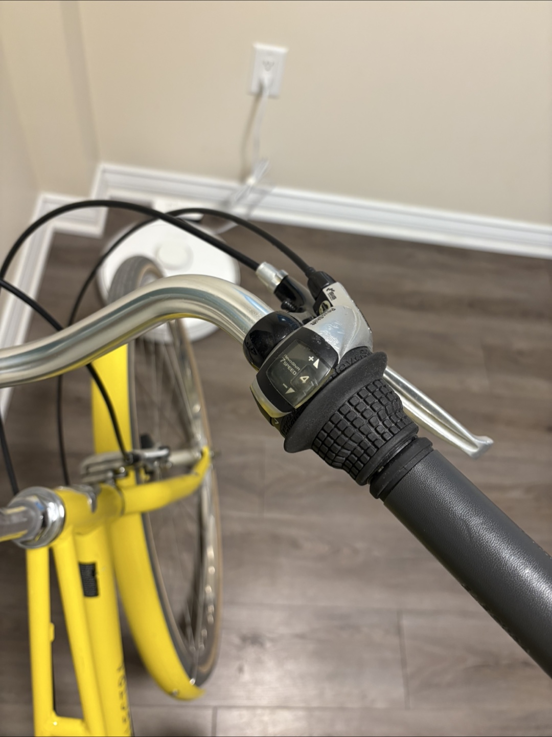 Electra Loft 7D woman’s medium bicycle - photo 4