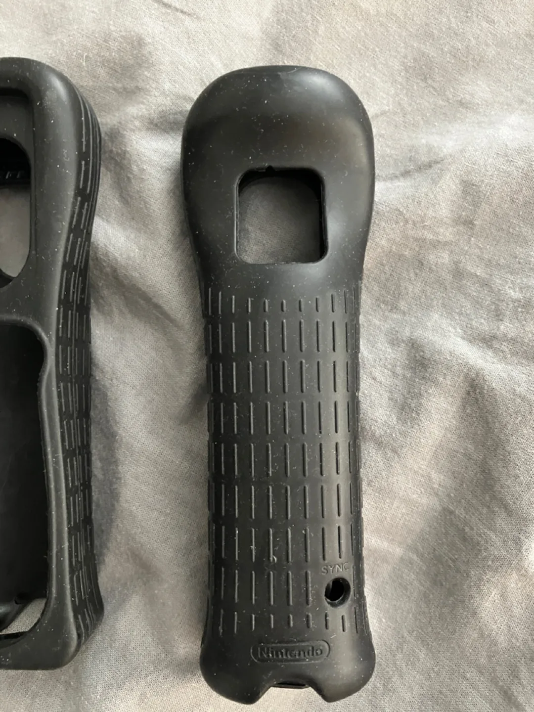 2 Nintendo Wii Remote Silicone Cases image indicator(2)