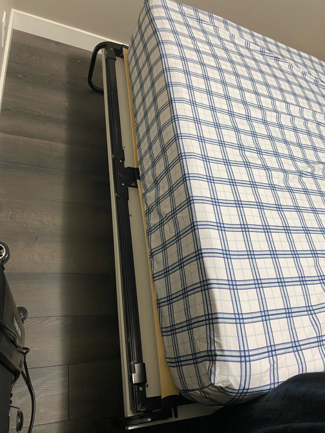White Wall Bed - photo 4
