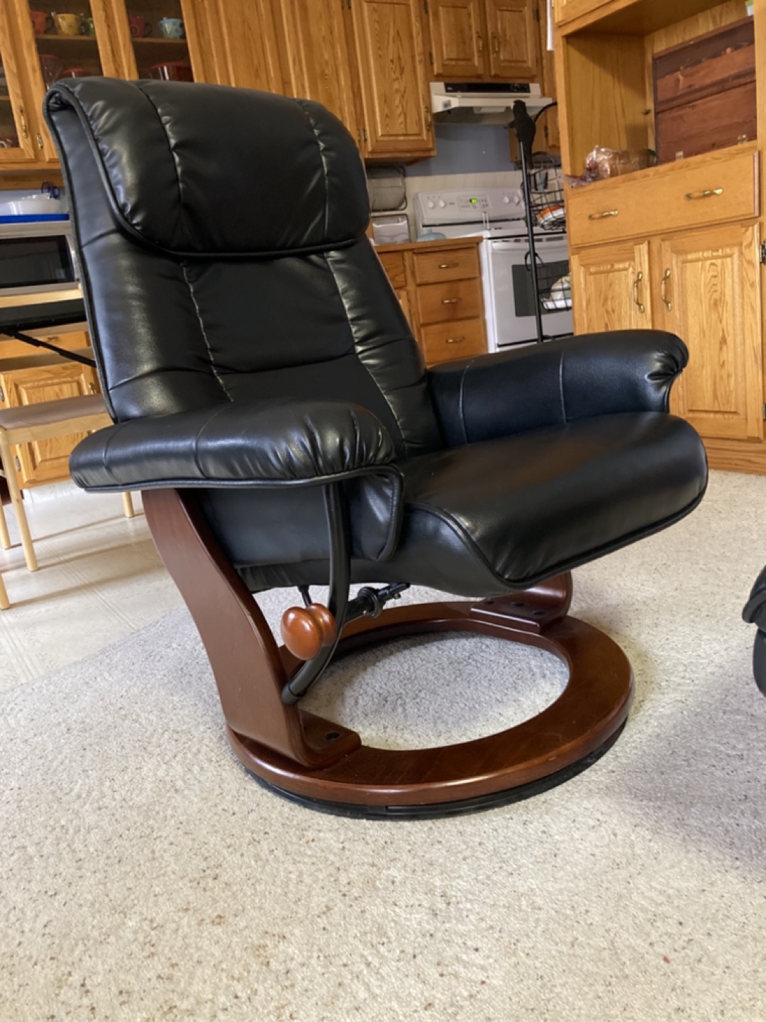Black Recliner with Ottoman - photo 2