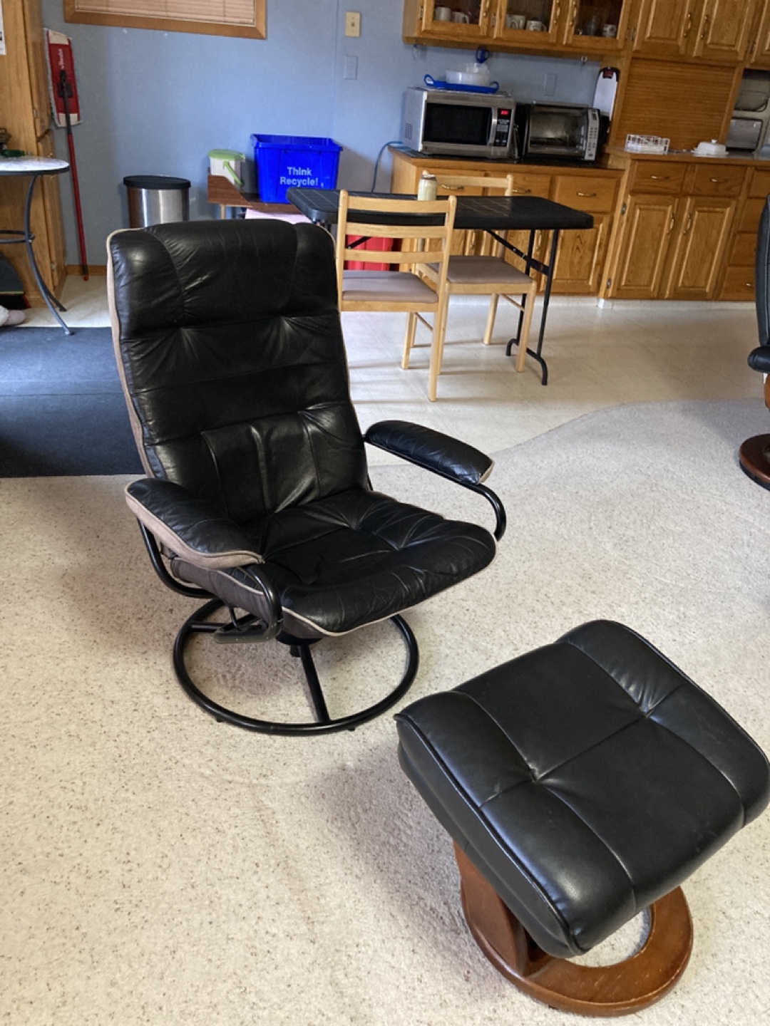 Recliner Chair and Ottoman - photo 5