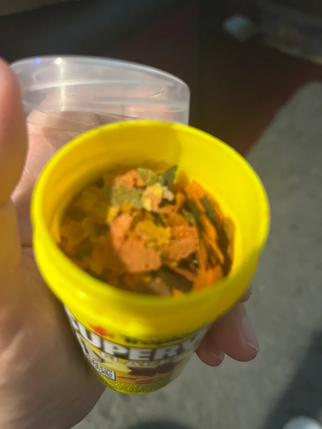 Tropical Supervit Flakes Fish Food image indicator(2)