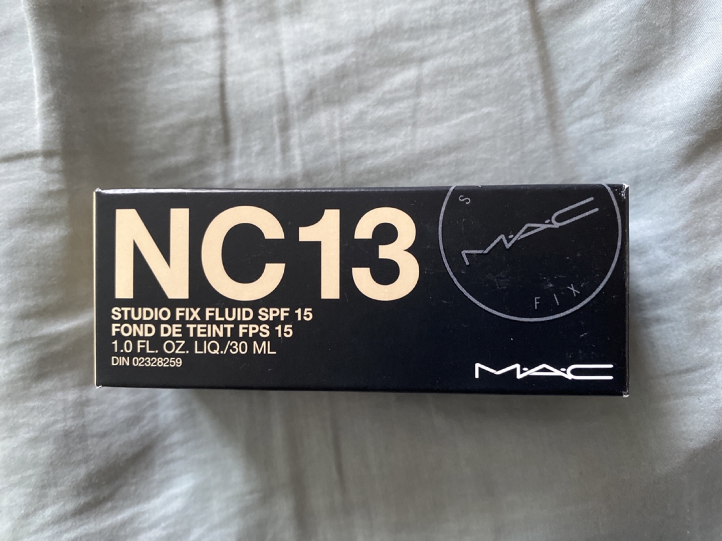 MAC Studio Fix Fluid SPF 15 Foundation NC13