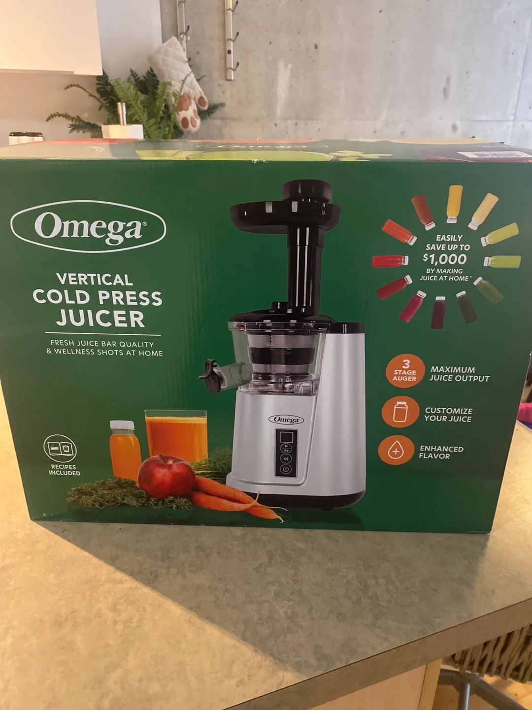Omega Vertical Cold Press Juicer thumbnail