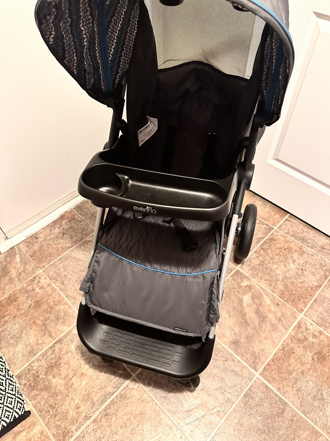 Evenflo Infant Car Seat and Stroller Set - photo 2