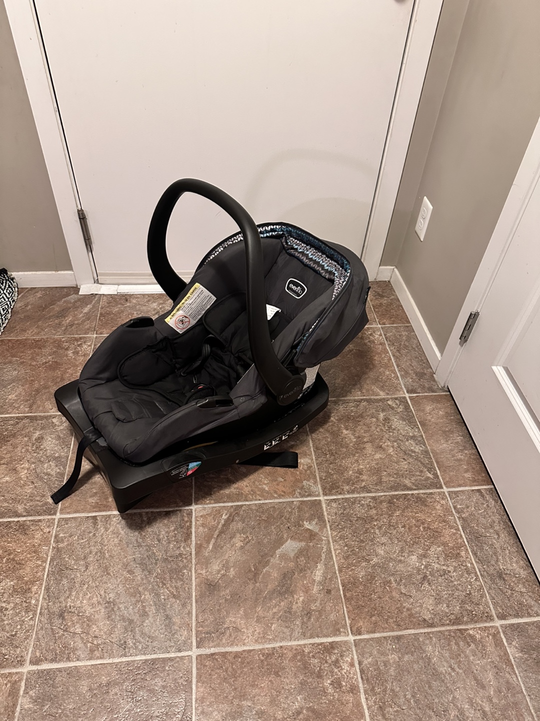 Evenflo Infant Car Seat and Stroller Set - photo 5