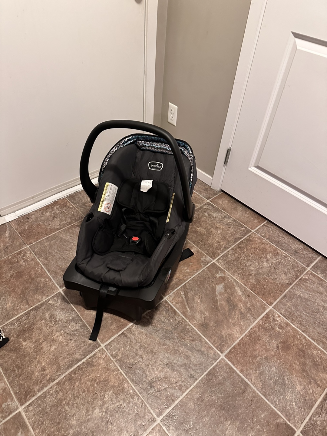 Evenflo Infant Car Seat and Stroller Set - photo 4