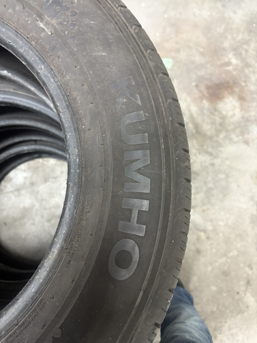 Used Kumho Solus TA11 Tires - 215/70R16 100T - photo 3