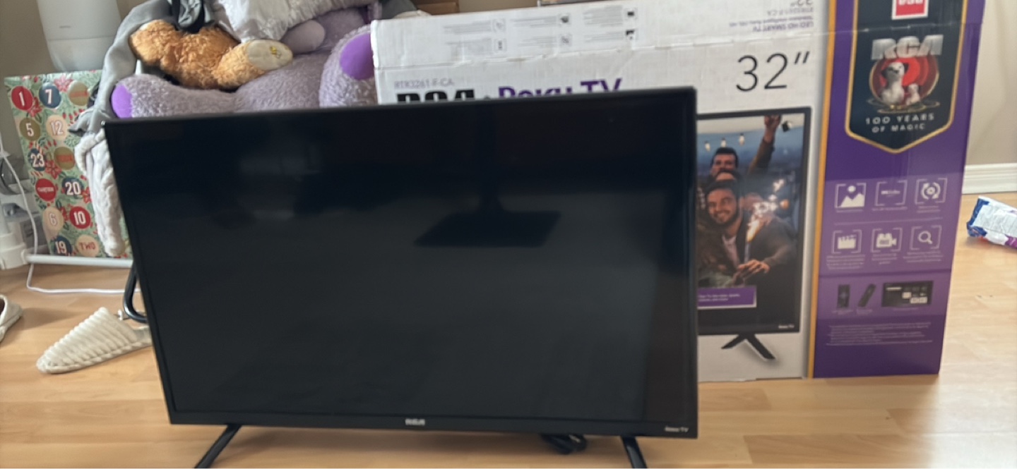 RCA 32" Roku Smart TV