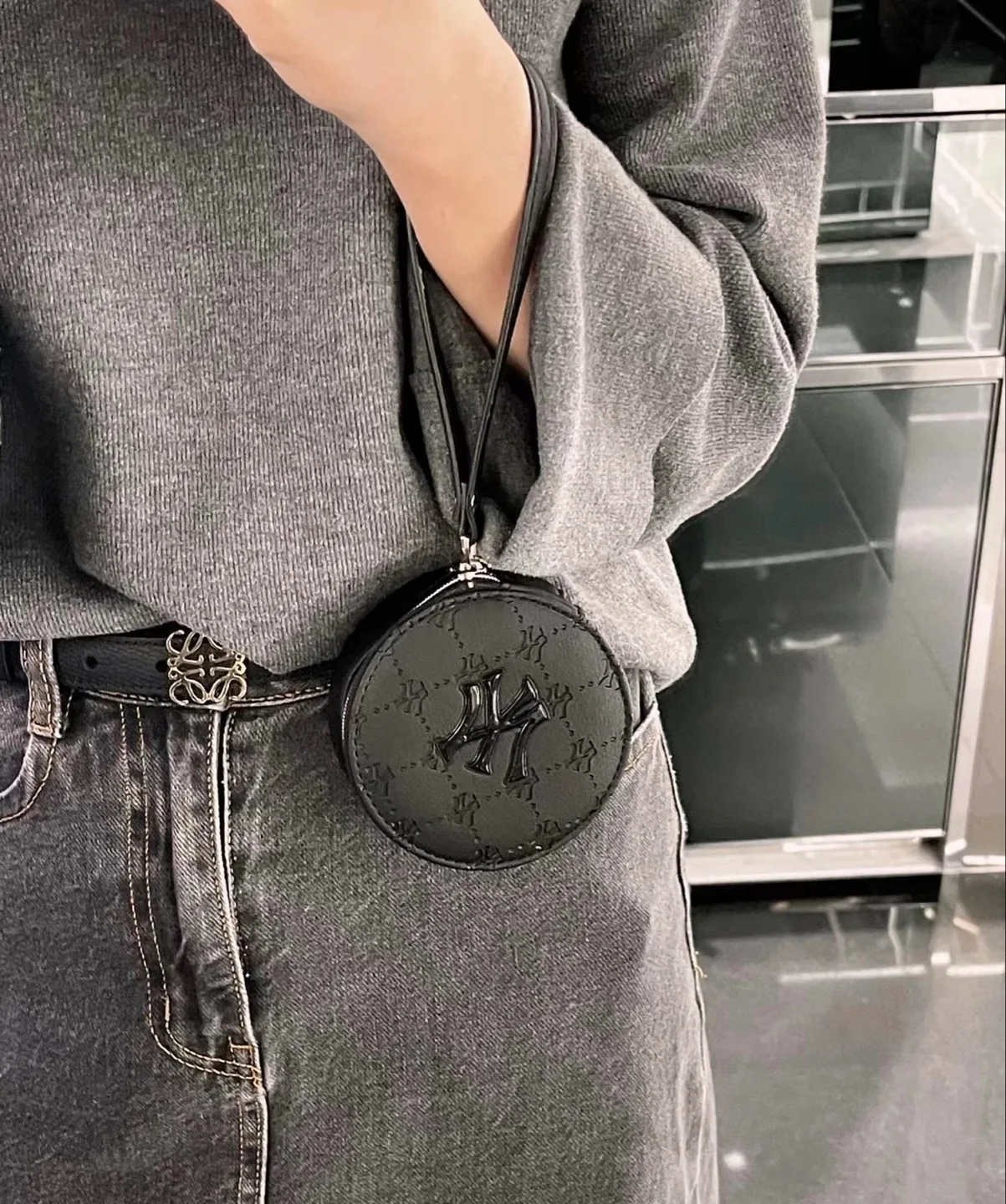 NY Yankees Logo Round Coin Purse image indicator(2)