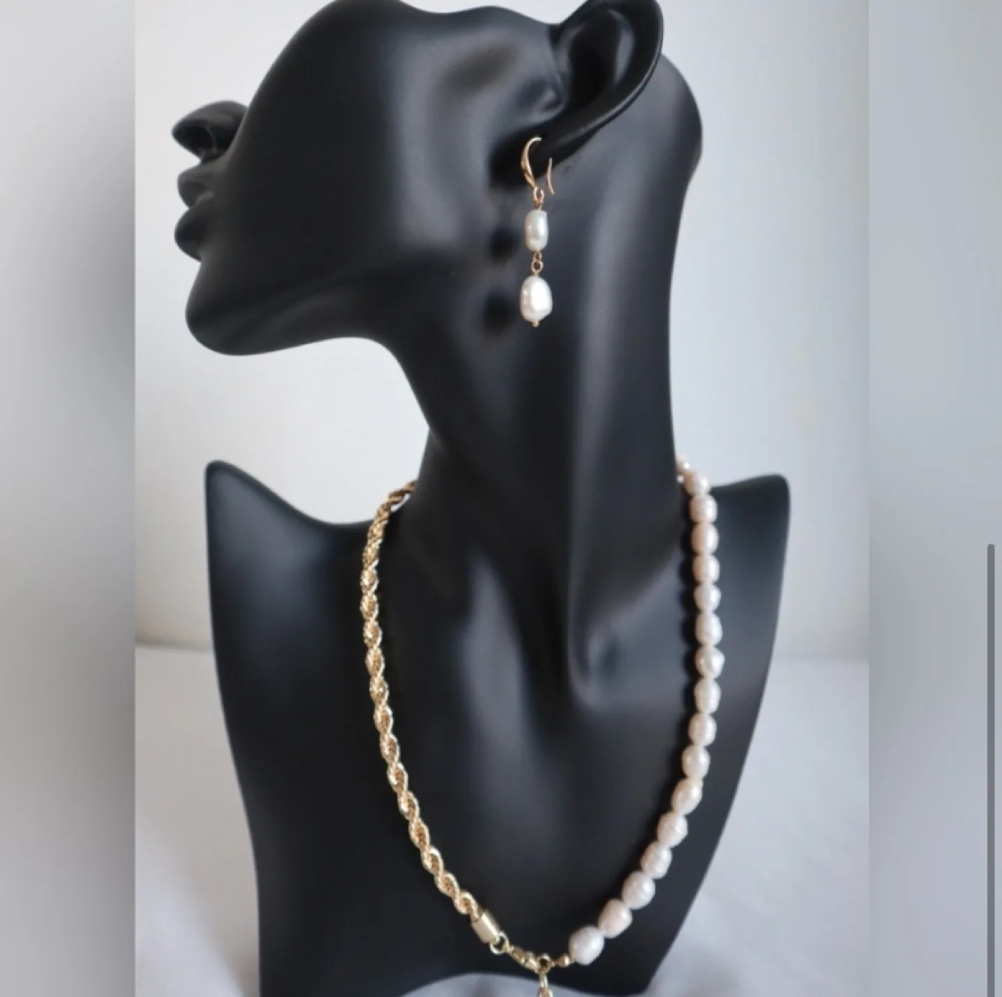 Multiwear - Genuine 18k Gold over Vintage Brass image indicator(3)