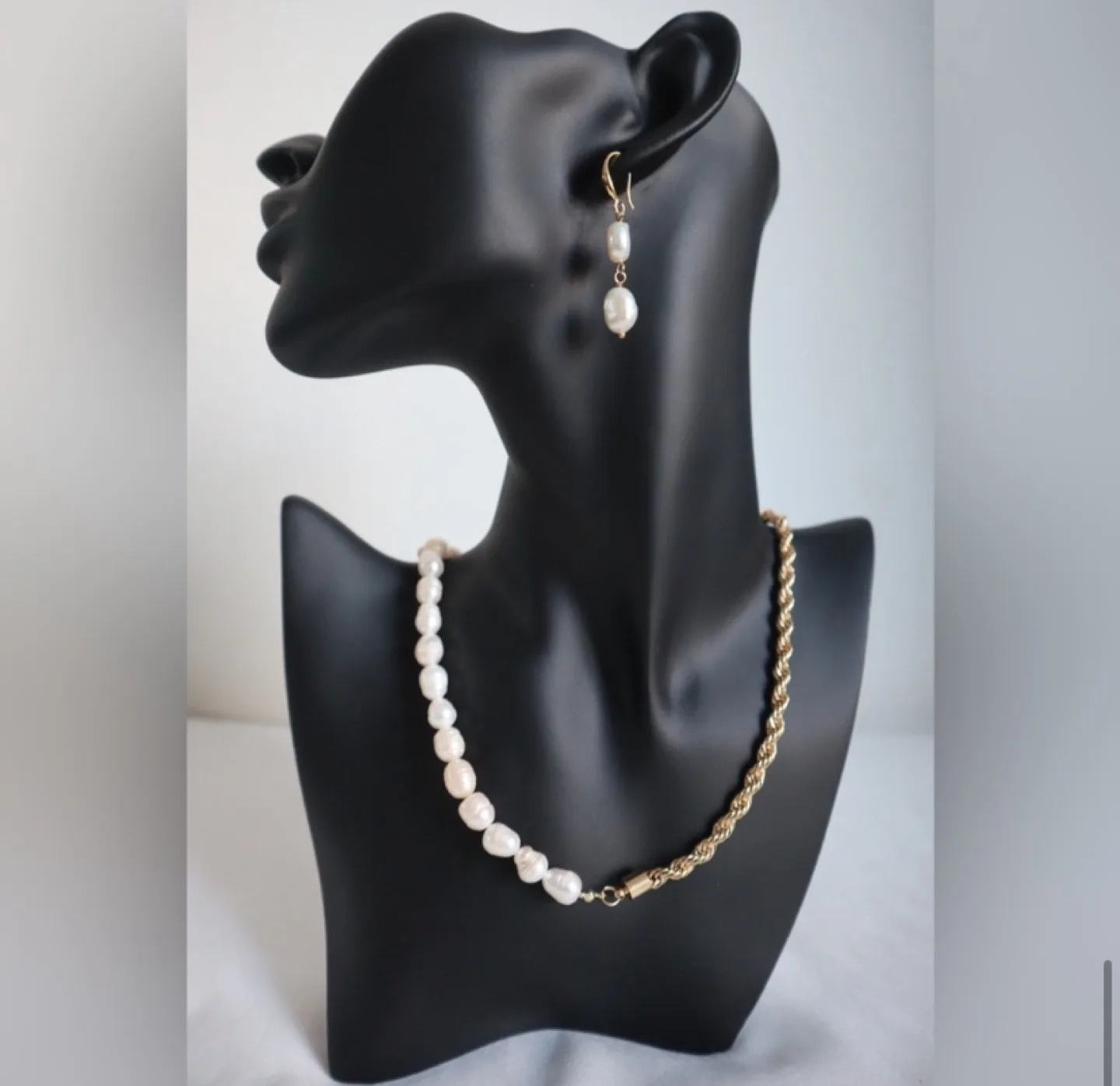 Multiwear - Genuine 18k Gold over Vintage Brass image indicator(5)