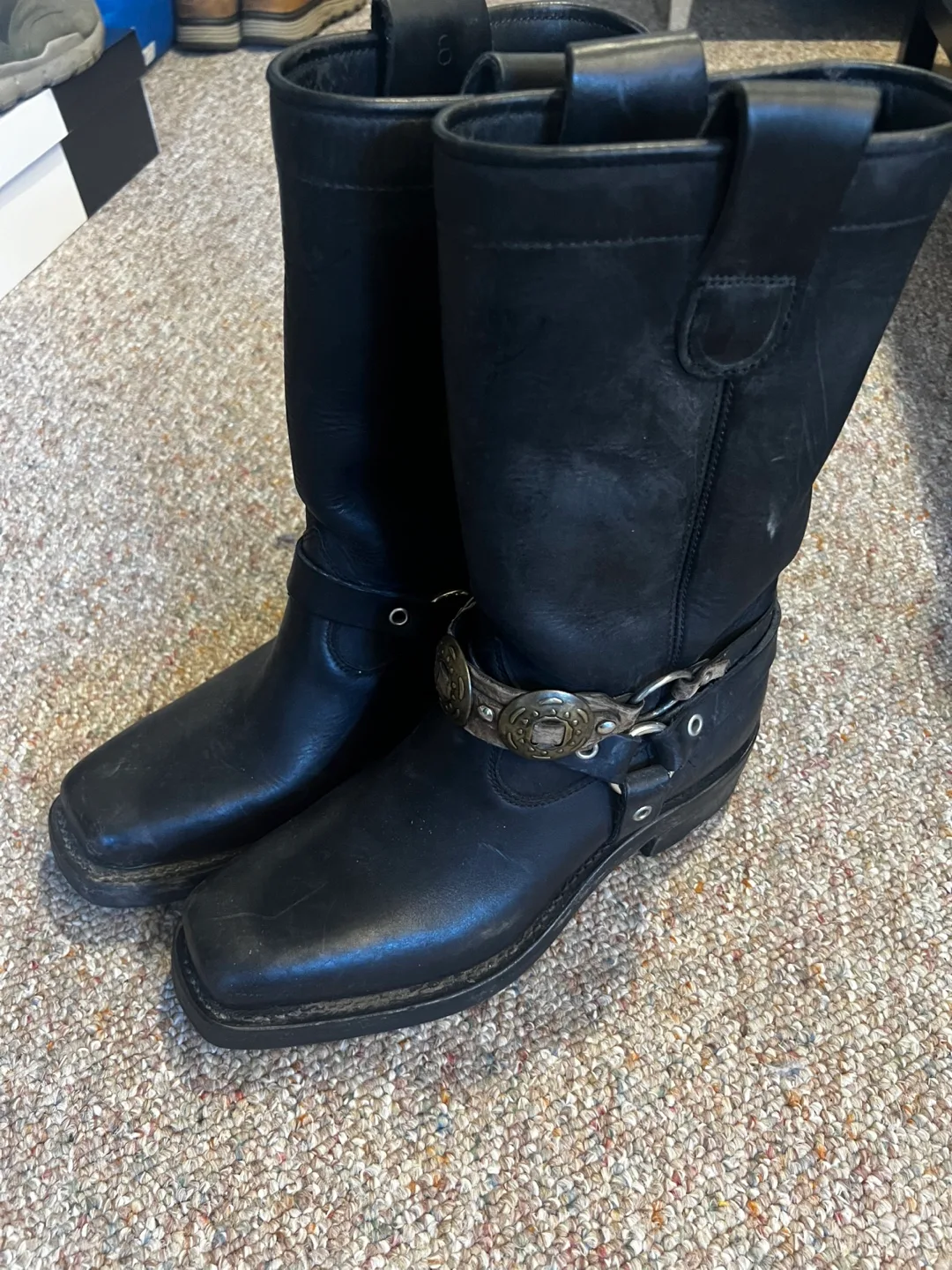 Dayton Leather Boots - Size 8 - Made in Canada image indicator(2)