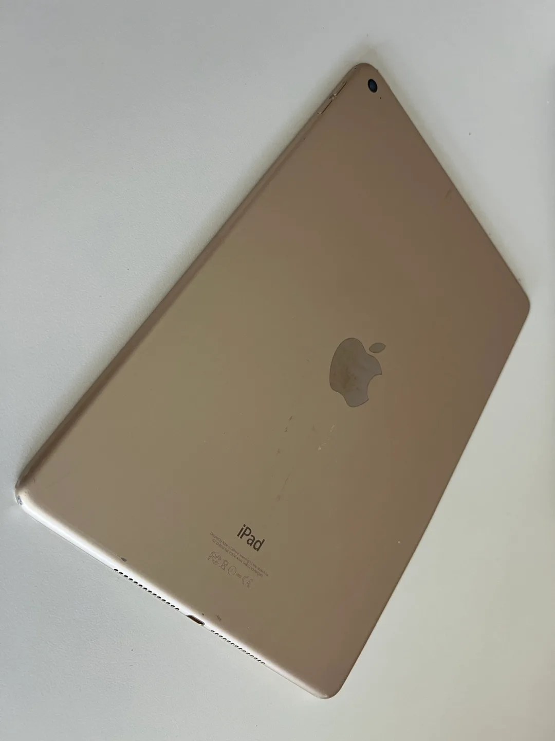 iPad Air for Parts or Repair image indicator(3)