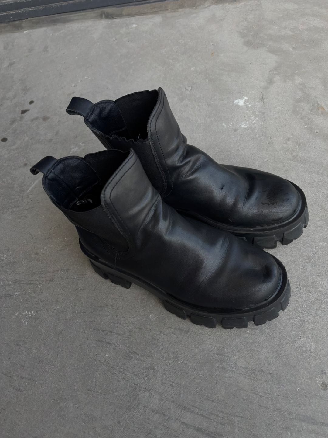 Black Leather Platform Chelsea Boots - Size 39 - photo 3