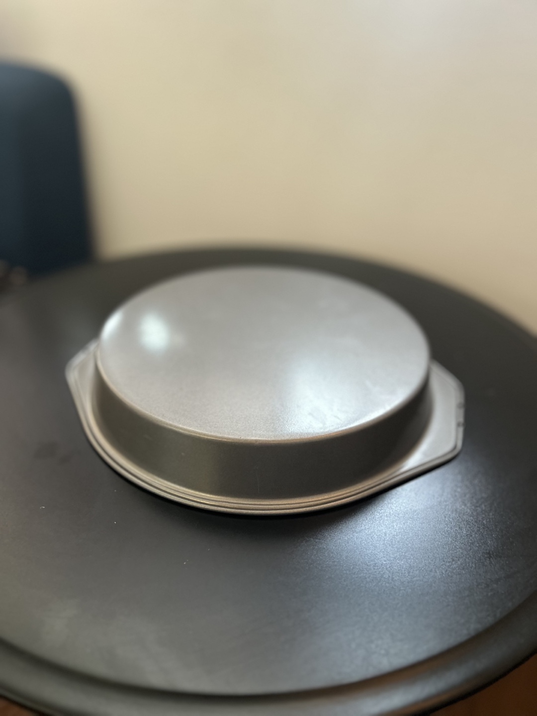 5 Baking Pans: 2 Muffin Tins, 2 Round Cake Pans and 1 Loaf Pan - photo 3