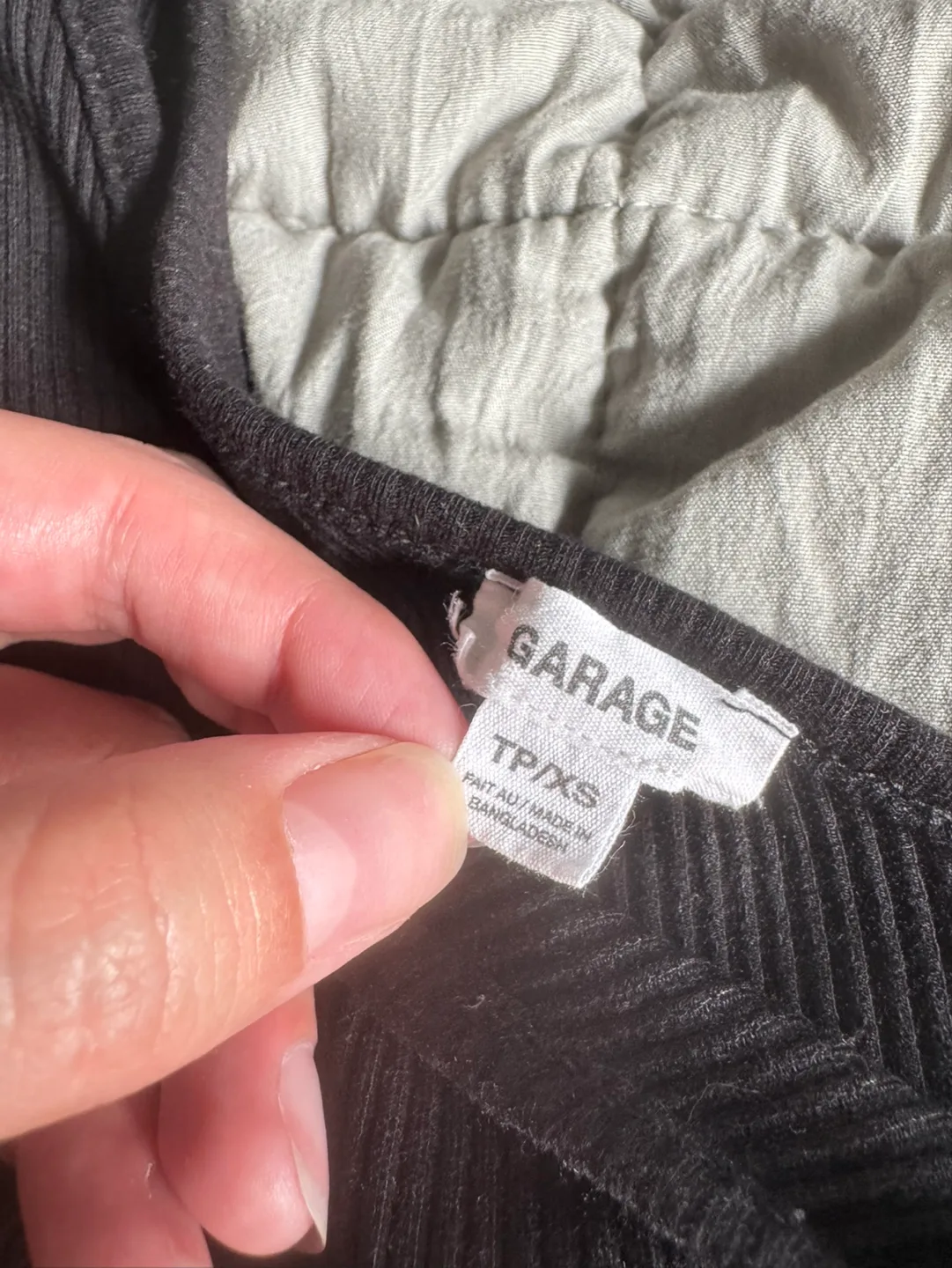 Garage, Black One-shoulder Crop Top image indicator(2)