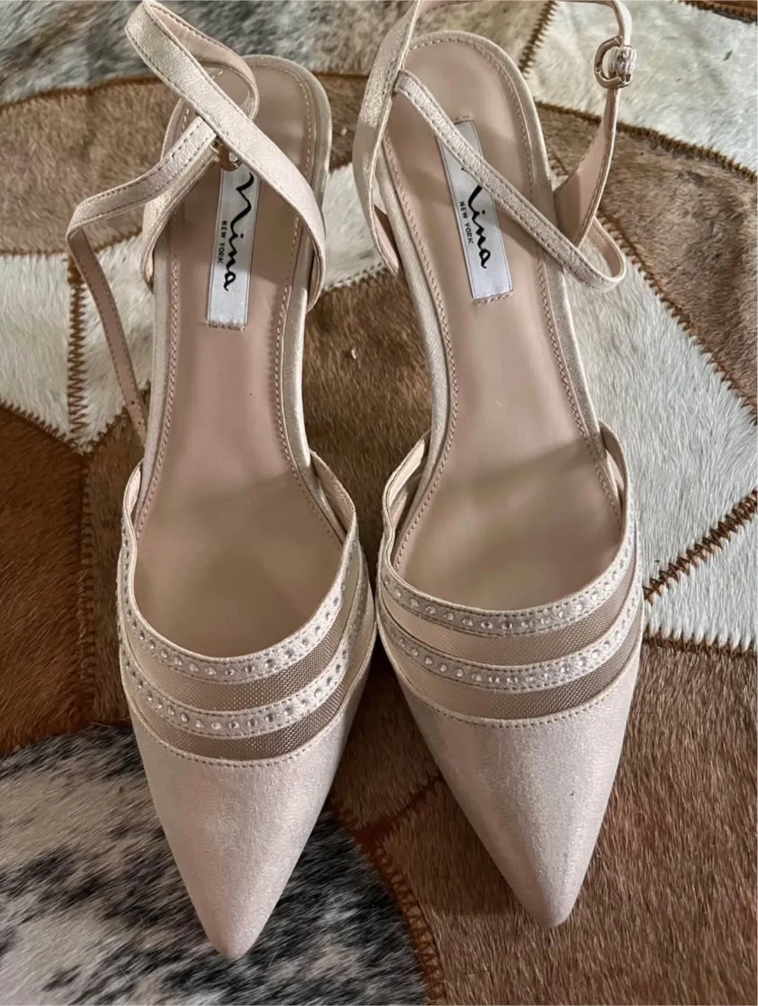 Light Glittery Leather Shoes thumbnail