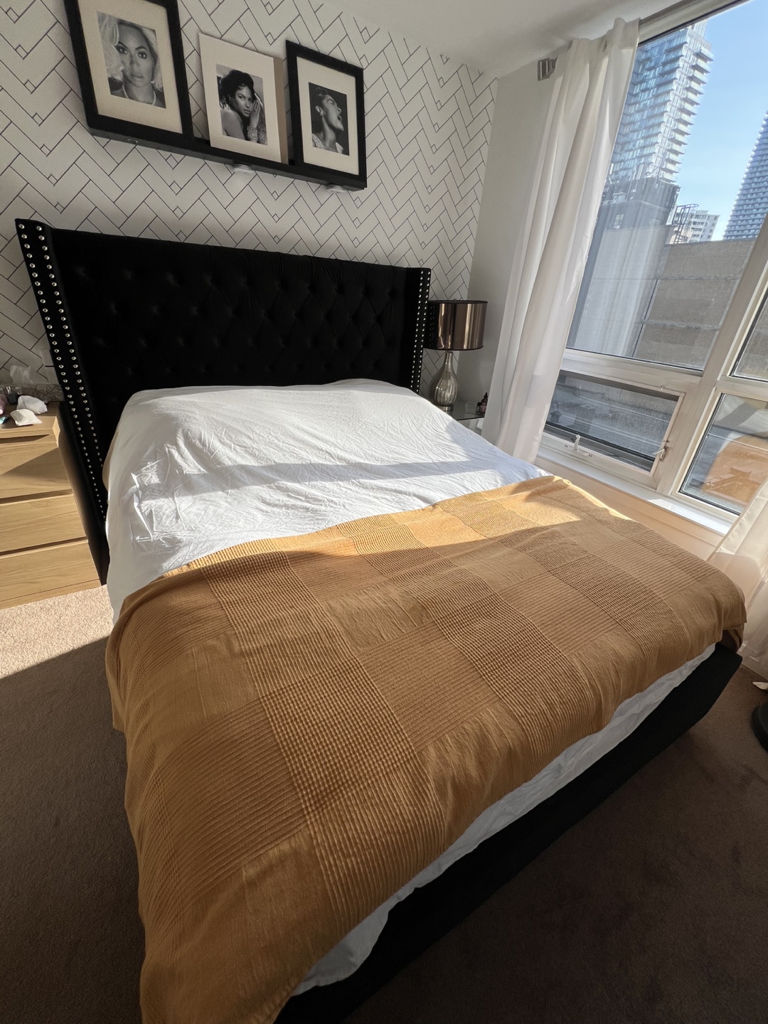 Queen-size Black Velvet Wingback Bed Frame - photo 2