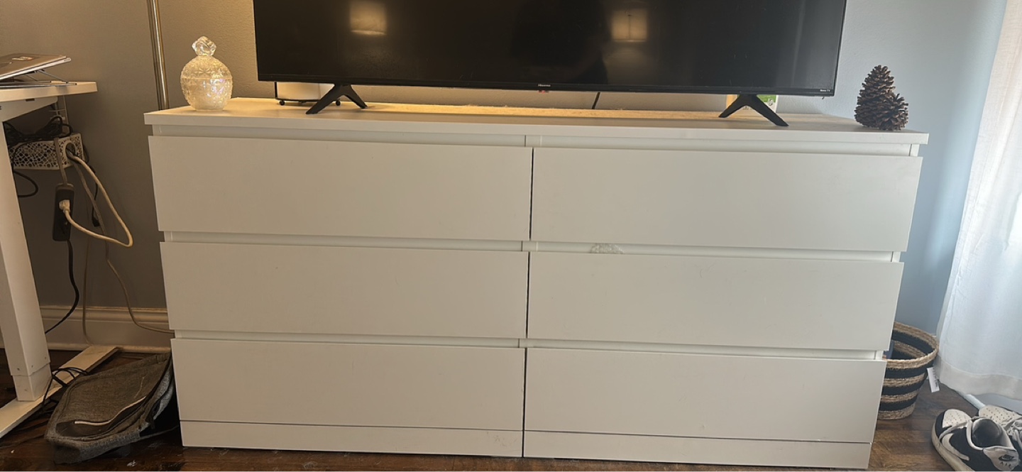 White IKEA MALM 6-Drawer Dresser
