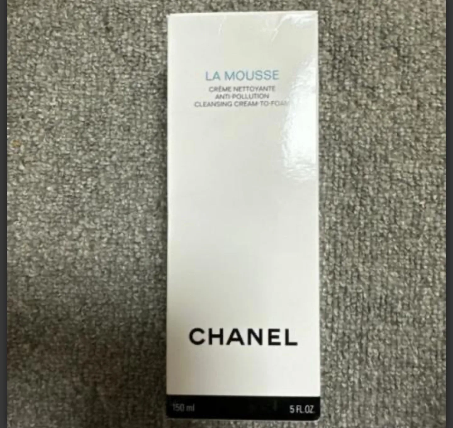 Chanel La Mousse Cleansing Cream-to-Foam thumbnail