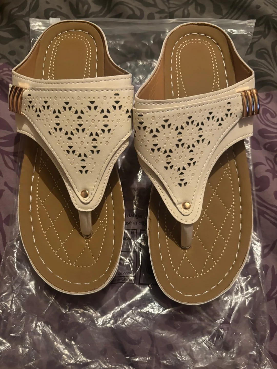 Women's White Wedge Sandals Size 8 thumbnail
