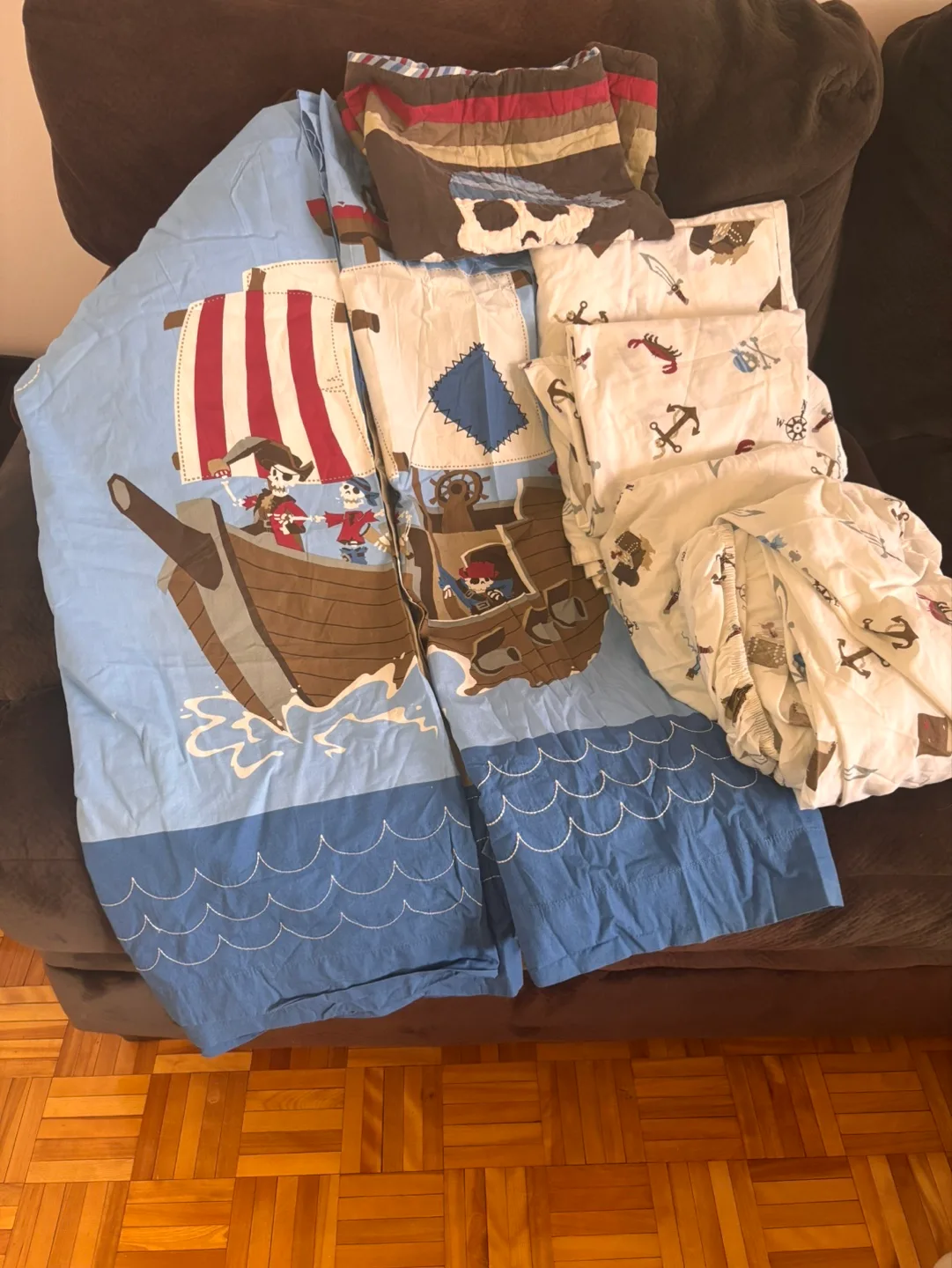 Kids curtains / sheet set x2/ one pillow case image indicator(3)