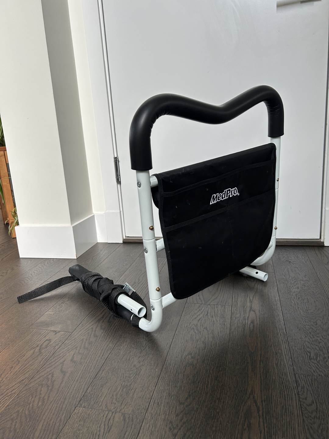 MedPro Bed Guard & Handle