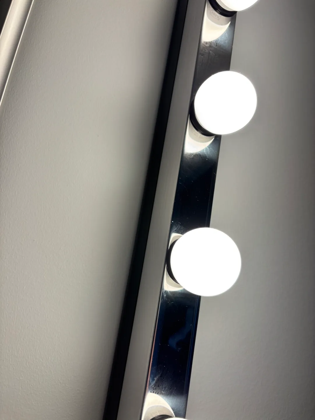 LED Wall mounted Light Bar - Five Bulbs image indicator(2)