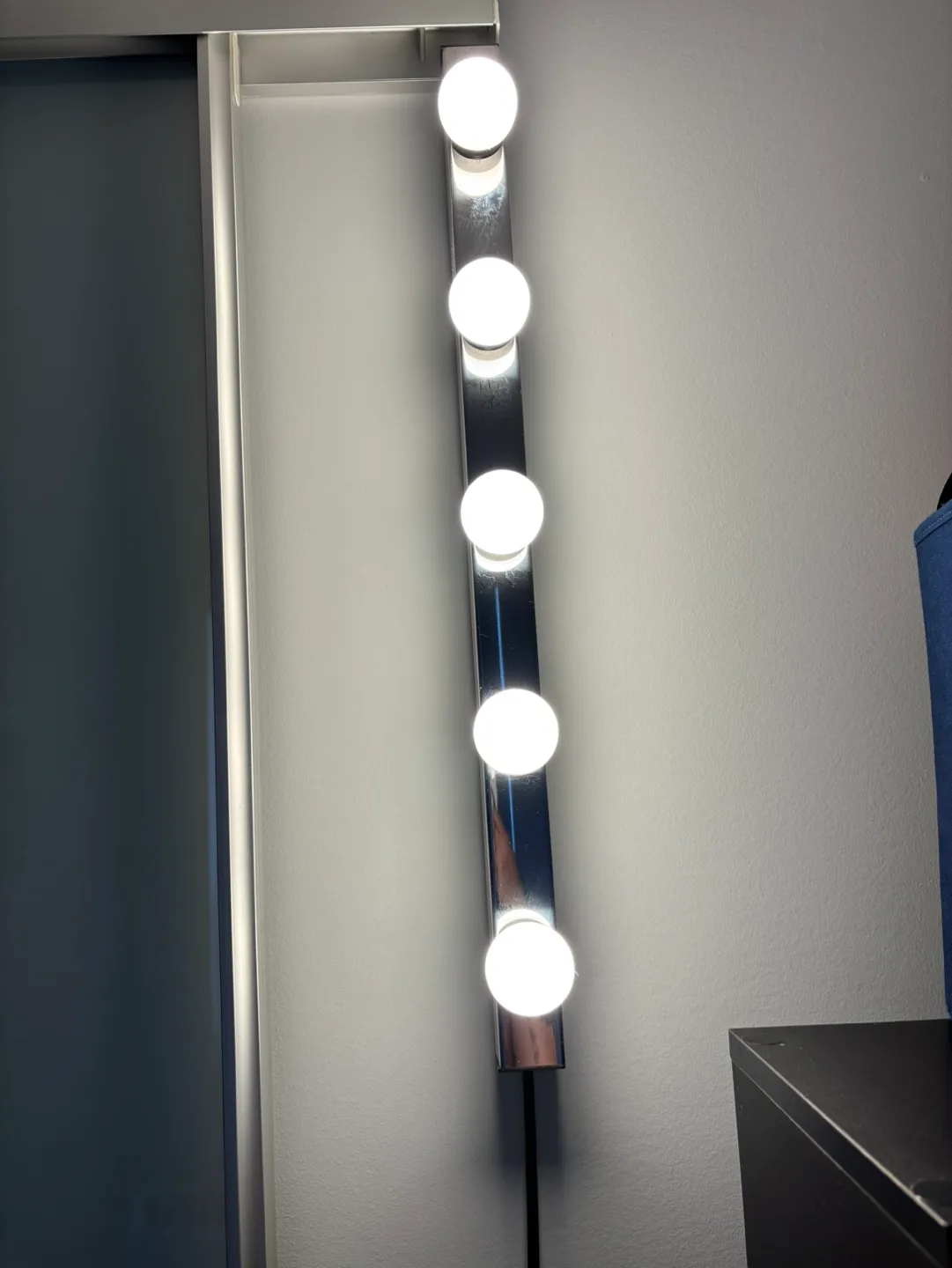 LED Wall mounted Light Bar - Five Bulbs image indicator(4)
