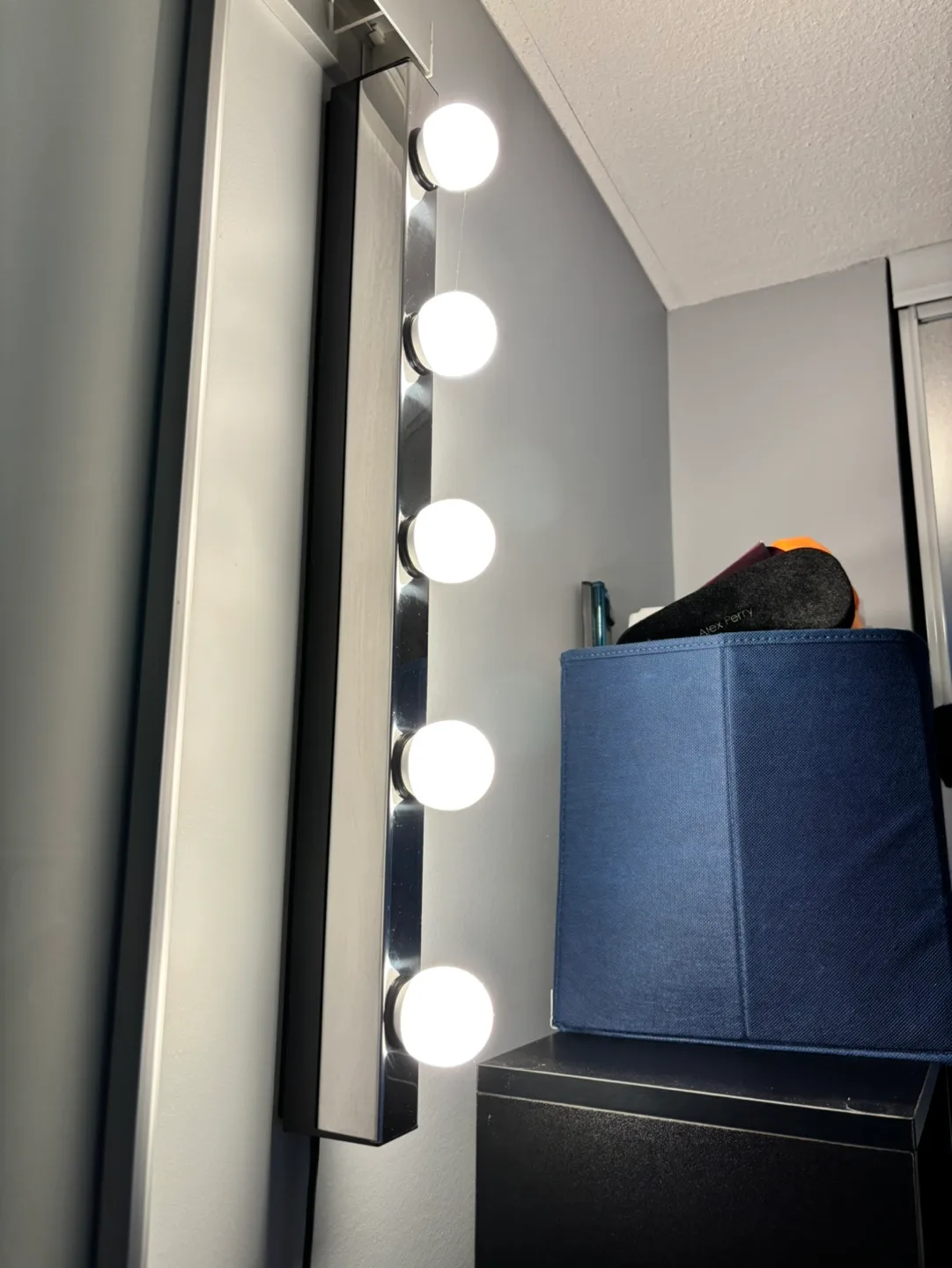 LED Wall mounted Light Bar - Five Bulbs image indicator(3)