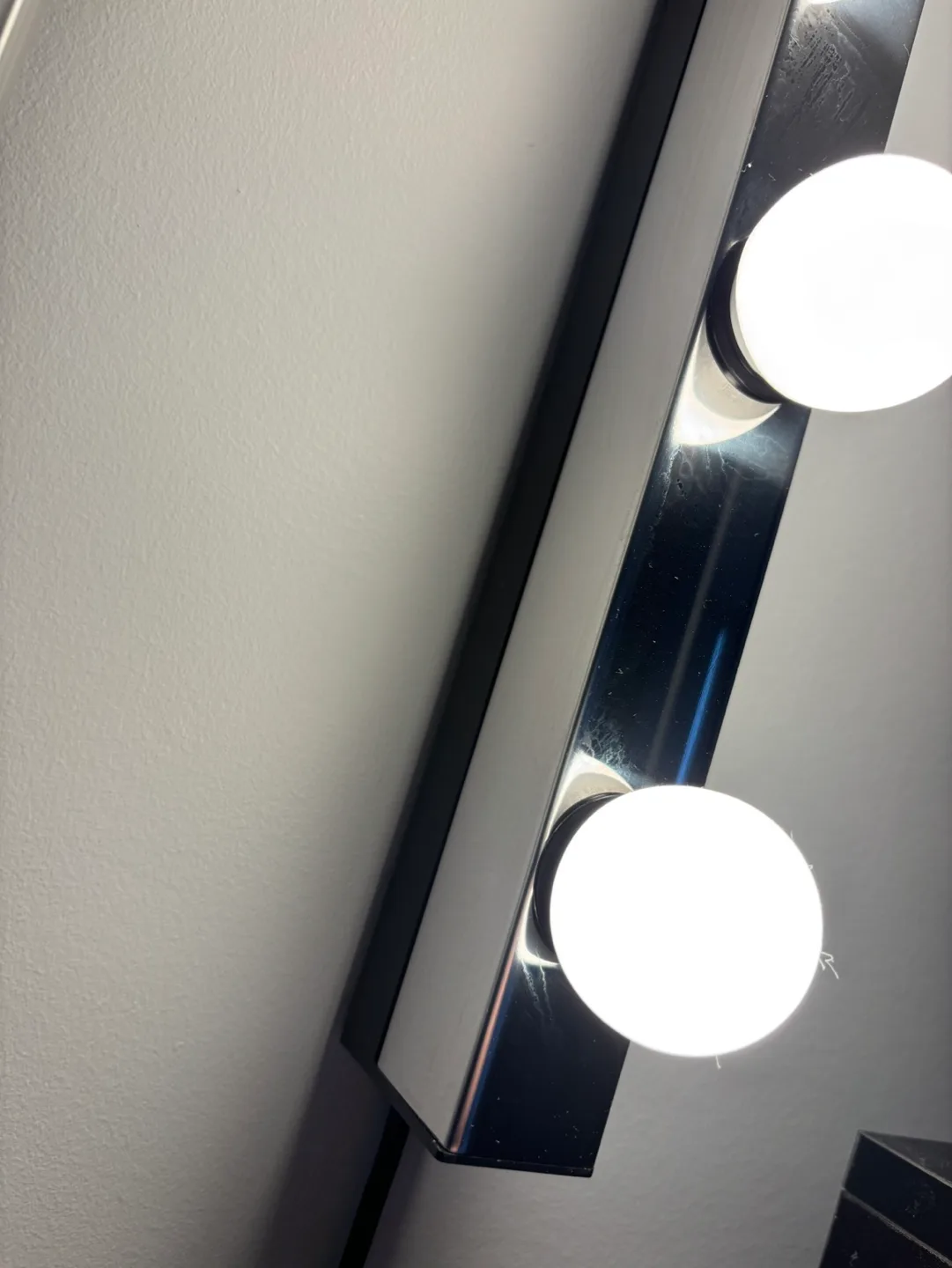 LED Wall mounted Light Bar - Five Bulbs image indicator(8)