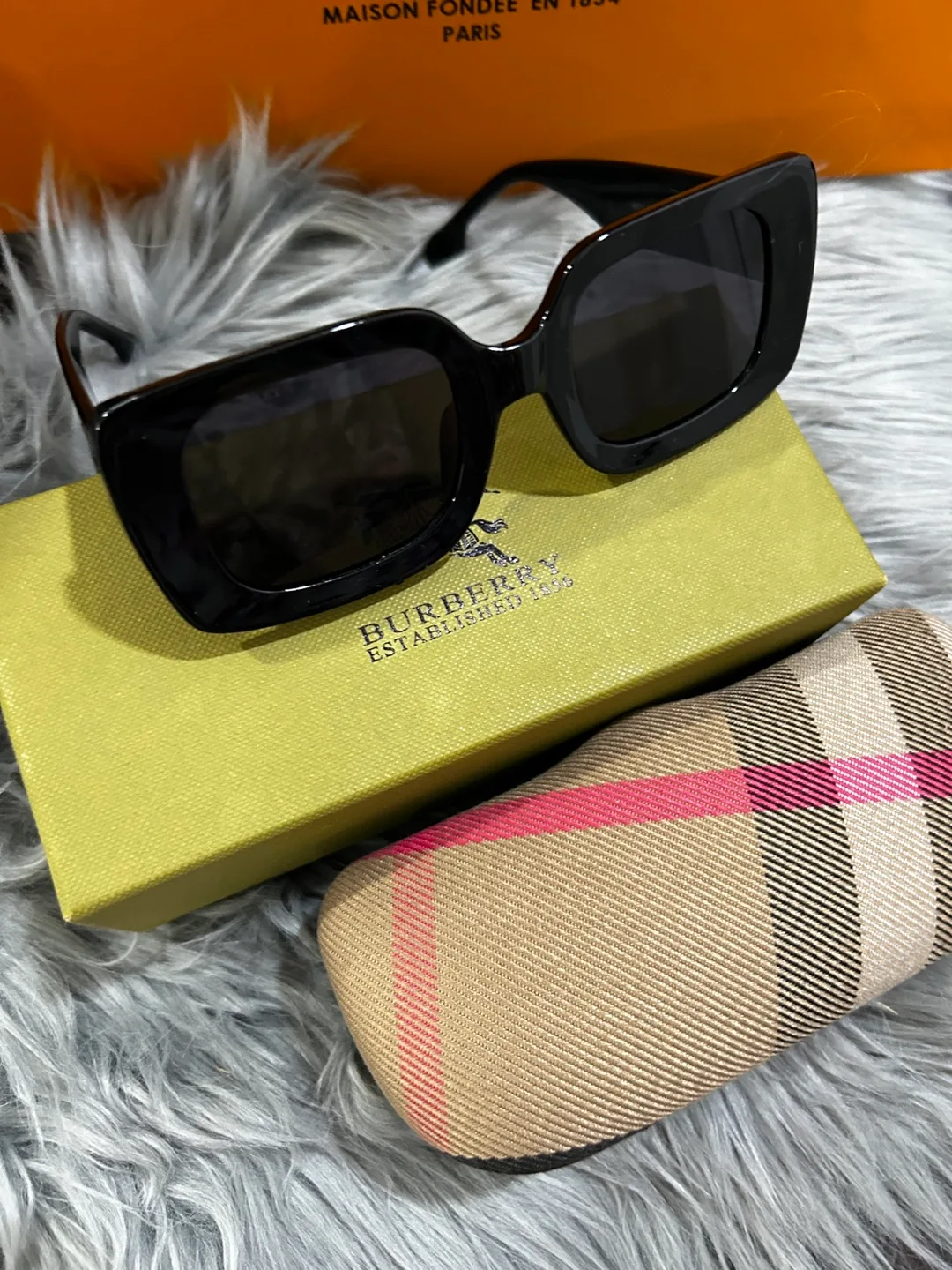 Inspired Burberry Sunglasses image indicator(2)