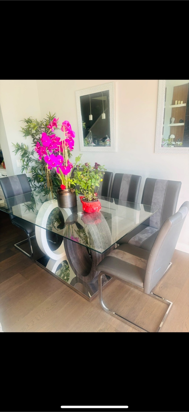 Table and chairs (see new for $1255)